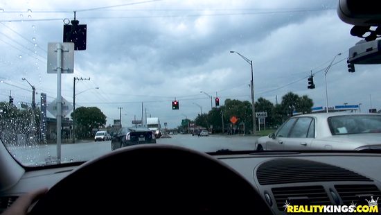 Аппетитная теннисистка искала себе соперника, а нашла секс за деньги