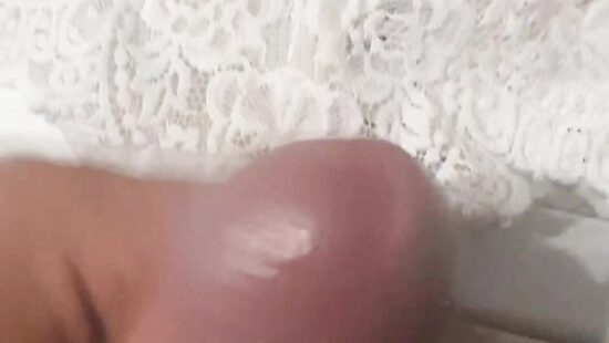 Дрочит на трусики мамы