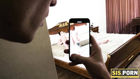 Как остановить мастурбацию сводной сестрички?