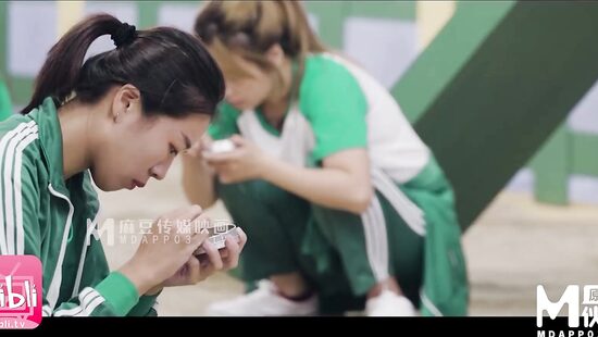 Игра в кальмара: испытание с печеньками - порно пародия