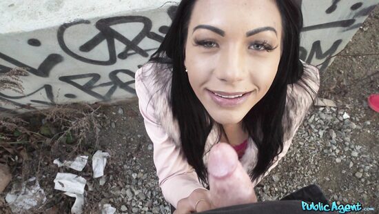 Не шлюшка, но за бабки отдамся