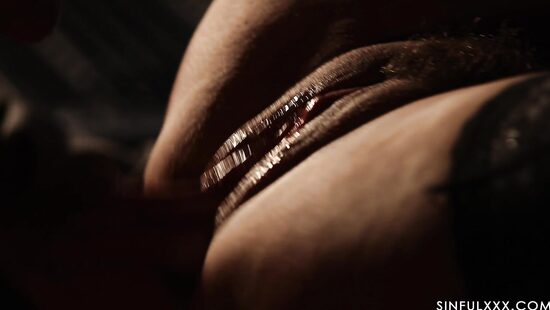 Не зря осталась после работы на разговор