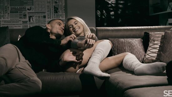 Улыбка быстро переходит в секс