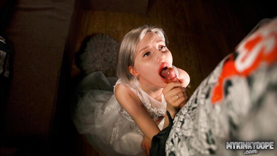 Ну и как это понимать, сестрёнка?