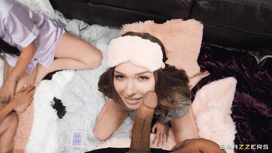 Как оживить пижамную вечеринку?