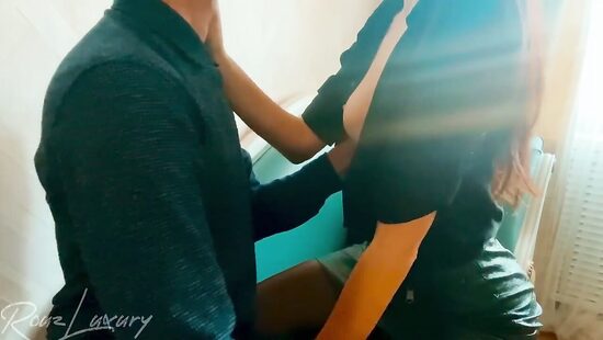 Ее сиськи достойны внимания, а члену просто повезло