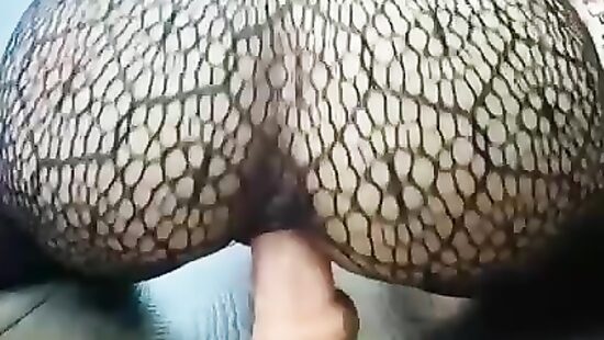 Трахаю себя в киску своей игрушкой