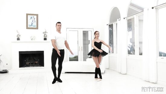 Маленькие, Но Озорные Упражнения Балерины