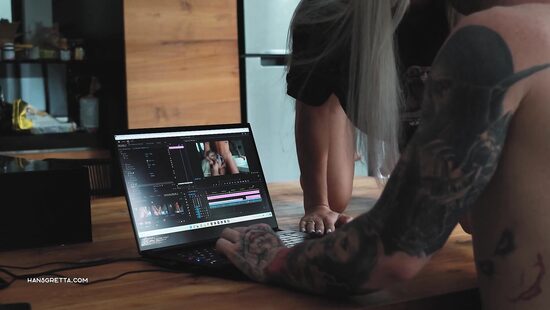 Целуй ступни и внутрь спусти