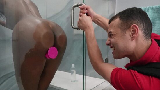 Розовая неловкость