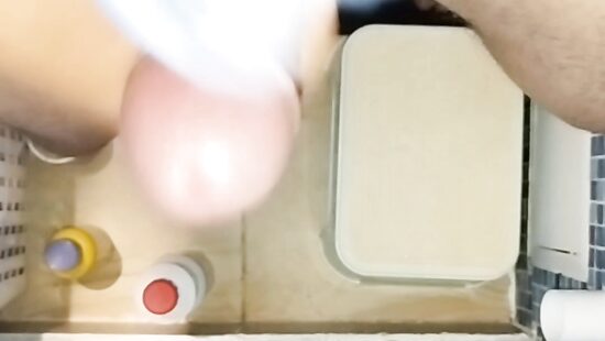 Кончает на трусики мамы