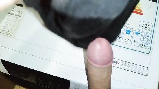 Дрочка на мамины трусики