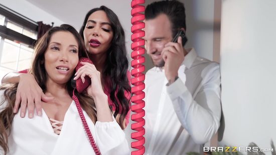 Новая сотрудница секса по телефону сдаёт экзамен своими дырочками