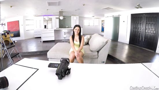 Будущую звезду порно на кастинге агент жарко трахнул и кончил на лицо