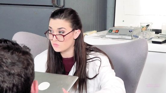 Два практиканта отодрали в два смычка свою научную руководительницу