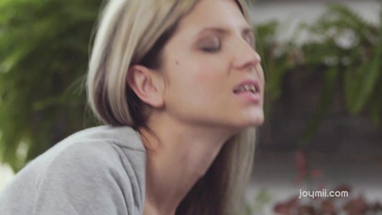 Пришёл купить домашние цветы и дал попробовать продавщице свой пестик