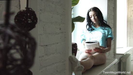 Пацанчик вылизал своей подружке пилотку в обмен на анальный секс