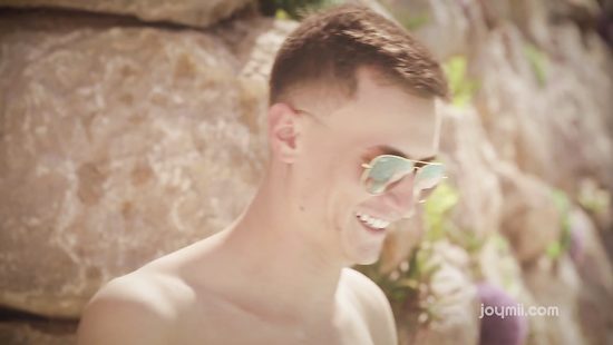 За куни стройная студентка согласилась отсосать пенис однокурсника