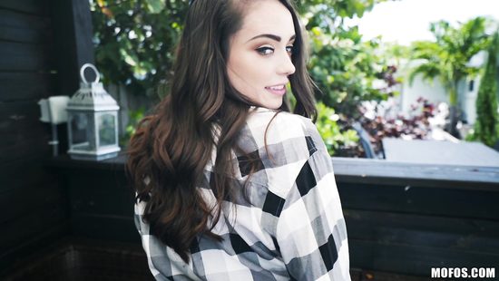 Не смогла пожарить барбекю, зато минет сделала профессионально