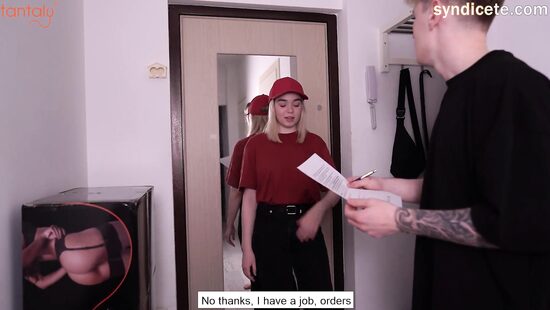 Прислали хрупкую девушку