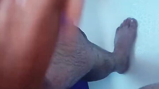 Кончаю в душе