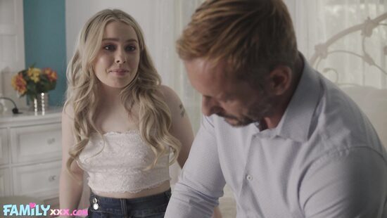 Трахается также как и выглядит?