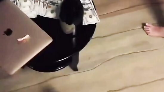 По кайфу среди ночи бля