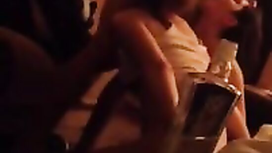 Обработал двух подружек)