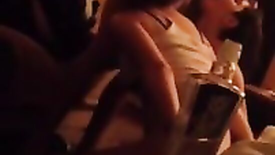 Обработал двух подружек)