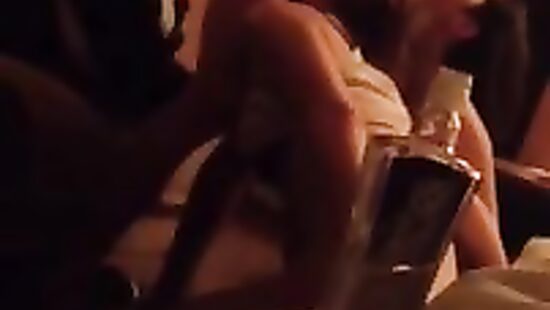 Обработал двух подружек)