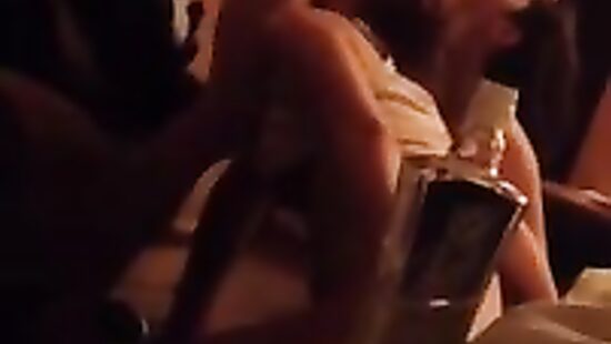 Обработал двух подружек)