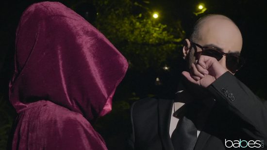 Сексуальные игры со связыванием богатого мужика и элитной проститутки