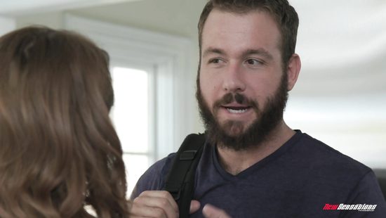 Няня не отказалась утолить сексуальный голод вернувшегося с поездки хозяина