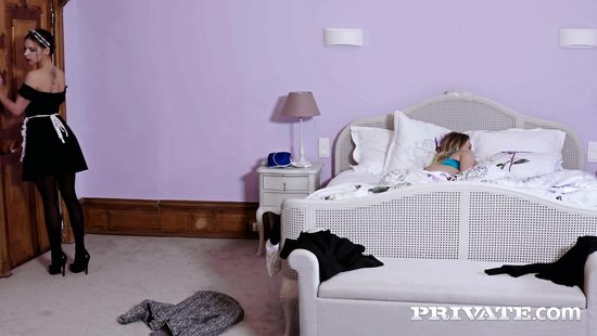 Горничная украинка, пока хозяйка спит, соблазнила её бойфренда