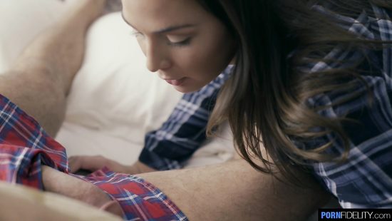 За помощь в трудной ситуации тёлка отблагодарила друга сексом