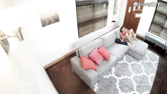 Bambino большим членом трахнул в спальне голодную молодую соседку