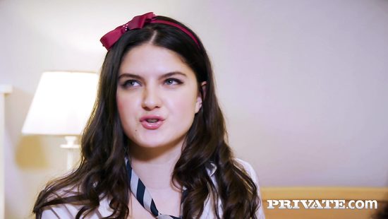 Студентка латинка пробует групповой секс с двумя преподавателями