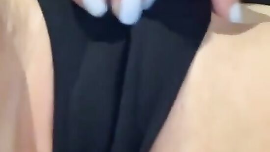 Знакомая шалит)