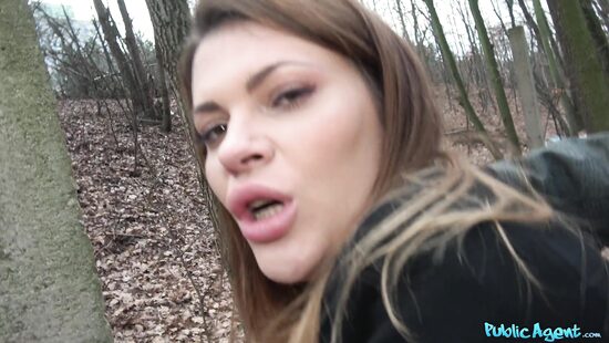 Русскую бритую киску трахнули за деньги