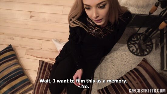 Промоутерша красотка