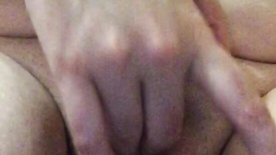 Я балуюсь со своїй  киськой