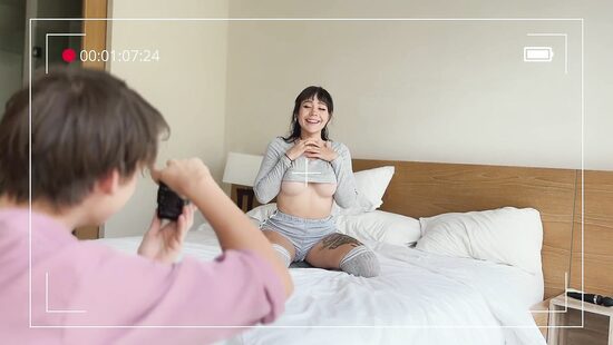 Засыпать комплиментами и спермой