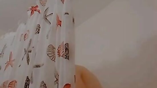 Немножко танцую в душе