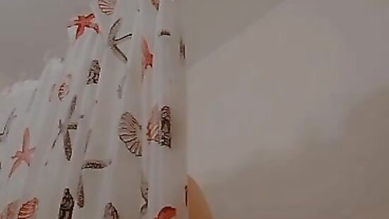 Немножко танцую в душе