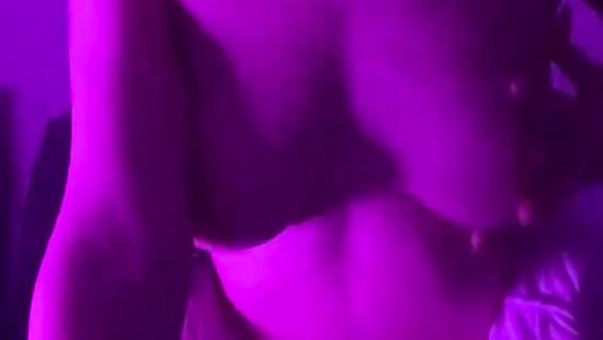 Люблю свои сисечки)