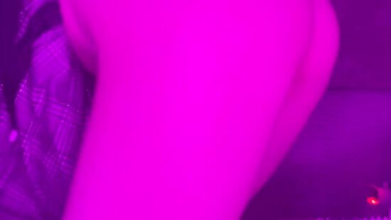 Посмотри что я прячу под юбочкой