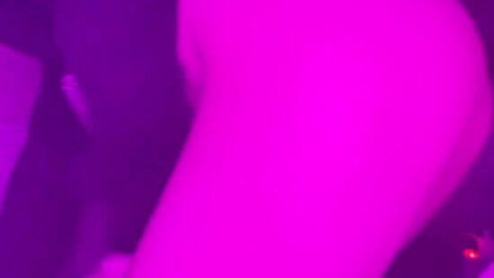 Посмотри что я прячу под юбочкой