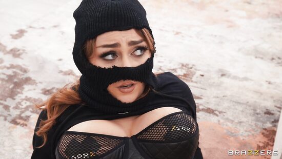 Напряжение в горнолыжной маске