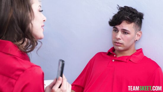 Будет ревновать, как миленькая