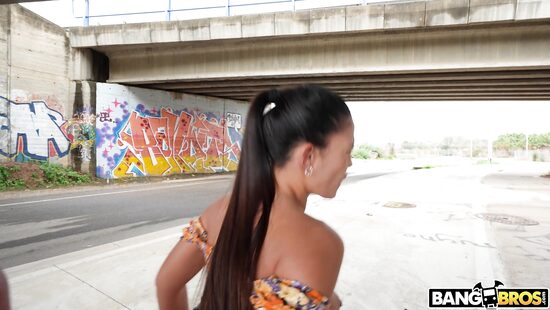 Вылежишь киску - получишь и попку